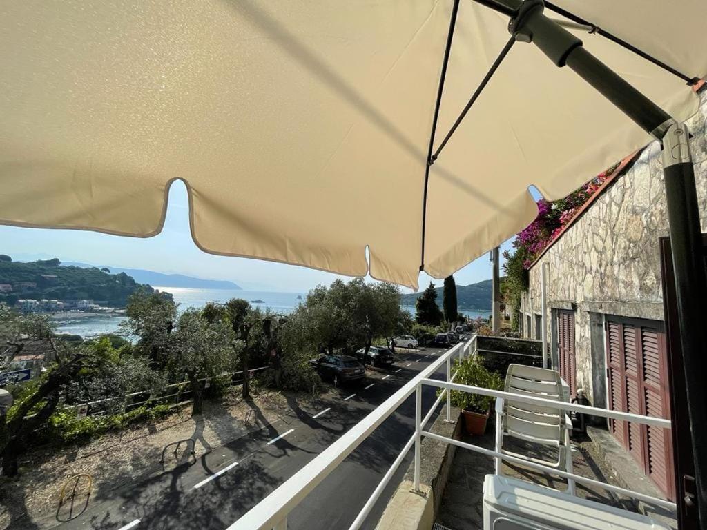 Апартаменти Monolocale Baia Dei Delfini Портовенере Екстер'єр фото